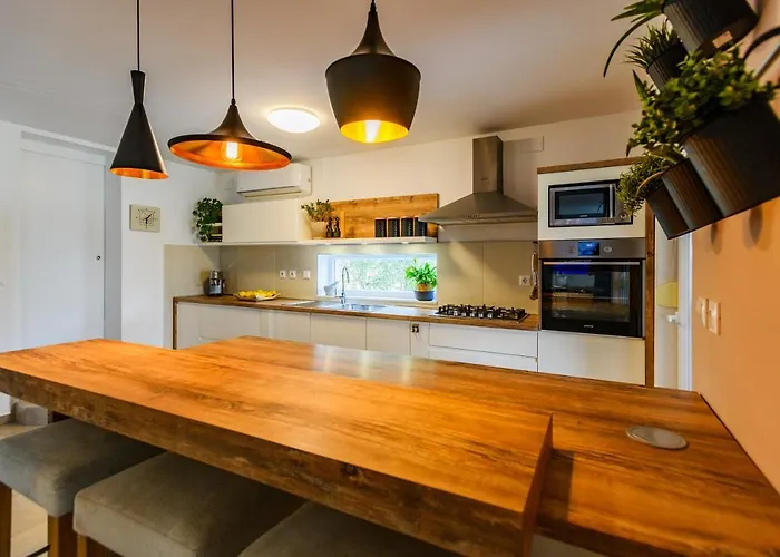 Green Residence Villa Zadar فيلة *