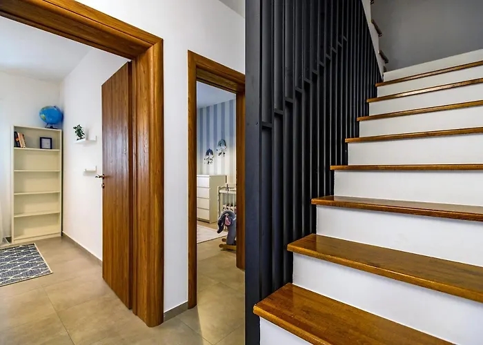 Green Residence Villa Zadar فيلة *