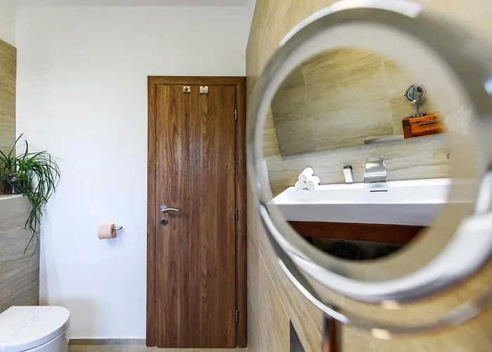 Green Residence Villa Zadar فيلة