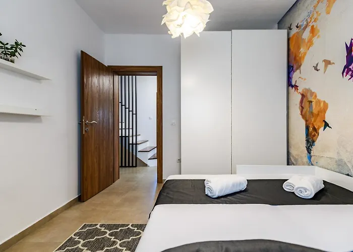 Green Residence Villa Zadar فيلة