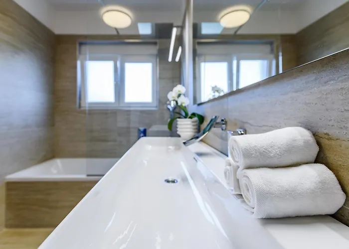 Green Residence Villa Zadar فيلة *